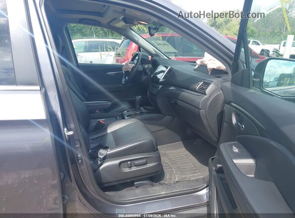 5FNYF6H8XHB007095 2017 HONDA PILOT Серый Вид салона спереди