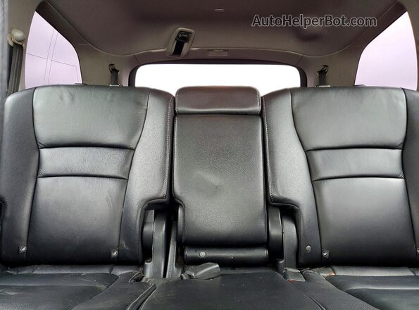 5FNYF6H8XHB503949 2017 HONDA PILOT White Rear seats view