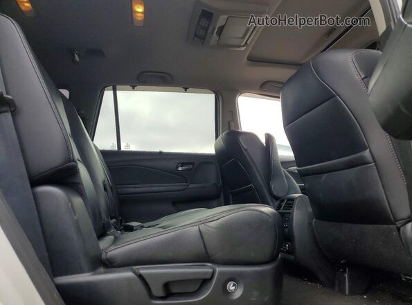 5FNYF6H8XHB503949 2017 HONDA PILOT White Rear interior view