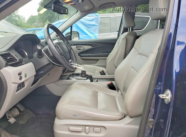 5FNYF6H90HB066388 2017 HONDA PILOT Blue Widok wnętrza z przodu