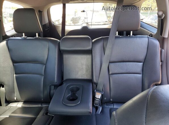 5FNYF6H90HB082655 2017 HONDA PILOT White Вид задніх сидінь