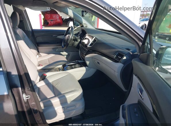 5FNYF6H90HB103391 2017 HONDA PILOT Gray Widok wnętrza z przodu