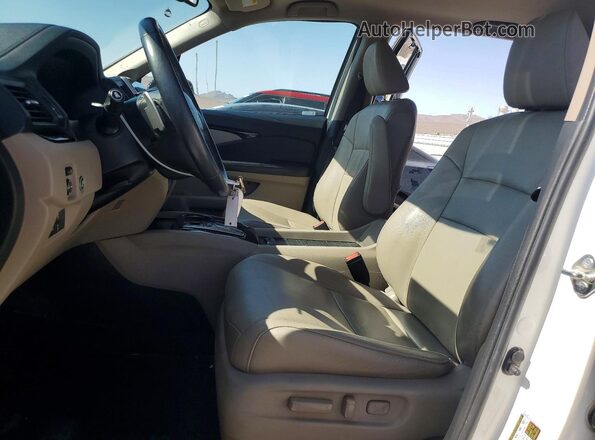5FNYF6H92HB043260 2017 HONDA PILOT White Vista interior delantera