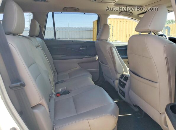 5FNYF6H92HB043260 2017 HONDA PILOT White Vista de los asientos traseros