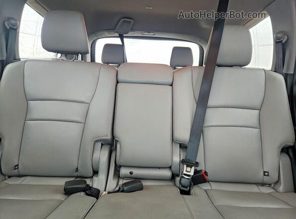 5FNYF6H92HB104798 2017 HONDA PILOT Silver Vista de los asientos traseros