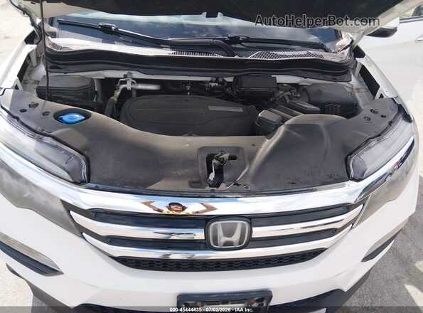 5FNYF6H97HB002235 2017 HONDA PILOT White Widok z tyłu