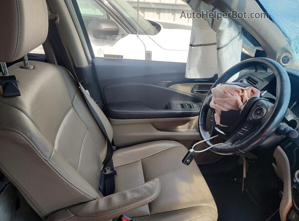 5FNYF6H98JB010463 2018 HONDA PILOT Белый Вид салона спереди