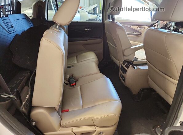 5FNYF6H98JB010463 2018 HONDA PILOT Белый Вид задних сидений