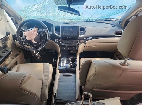 5FNYF6H98JB010463 2018 HONDA PILOT Белый Вид панели приборов