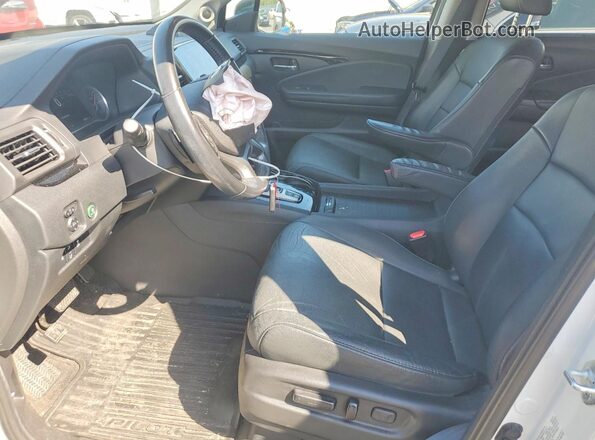 5FNYF6H99MB076444 2021 HONDA PILOT White Front interior view