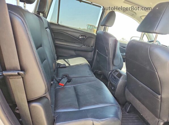 5FNYF6H9XHB083117 2017 HONDA PILOT White Вид задньої частини салону