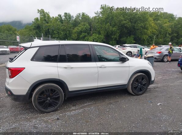 5FNYF7H22MB006695 2021 HONDA PASSPORT White Widok wnętrza z tyłu