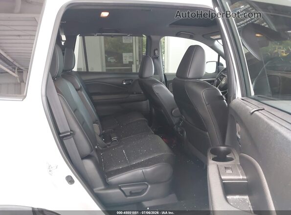 5FNYF7H50MB004700 2021 HONDA PASSPORT White Vista de la etiqueta del VIN