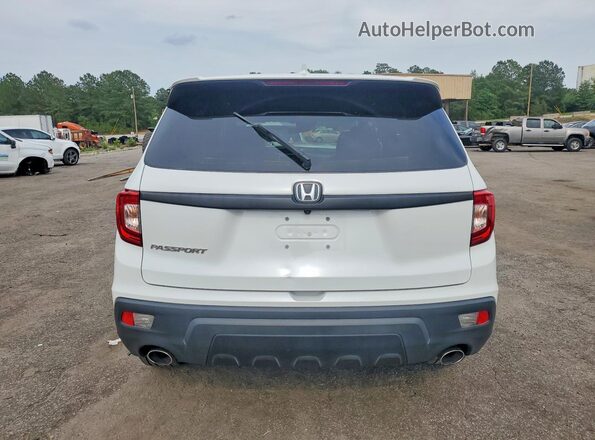 5FNYF7H5XKB009593 2019 HONDA PASSPORT White Rear view