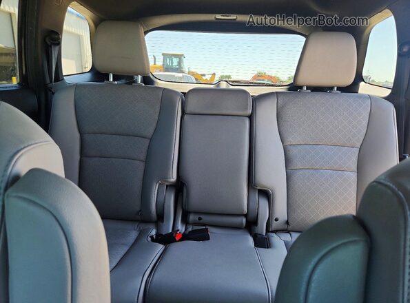 5FNYF7H96KB004927 2019 HONDA PASSPORT Green Widok tylnych siedzeń