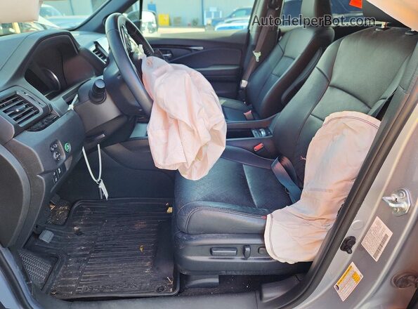 5FNYF7H9XMB011950 2021 HONDA PASSPORT Silver Սալոնի դիմացի տեսք