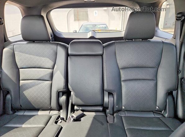 5FNYF8H03NB013306 2022 HONDA PASSPORT Red Rear seats view