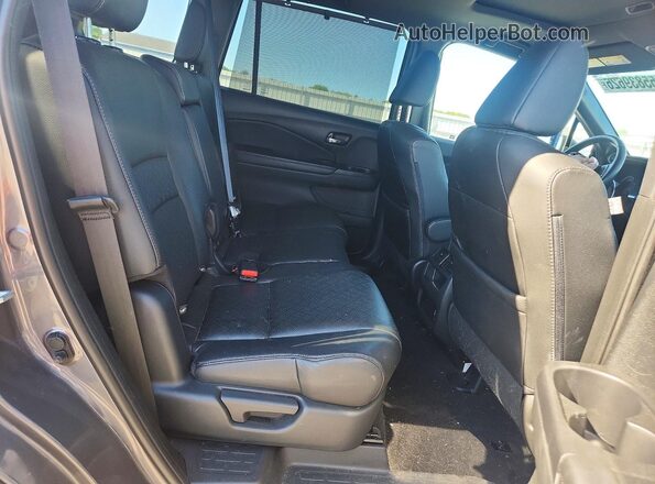5FNYF8H50LB013465 2020 HONDA PASSPORT Gray Rear interior view