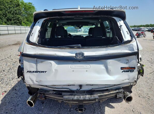 5FNYF8H66NB031576 2022 HONDA PASSPORT White Rear view