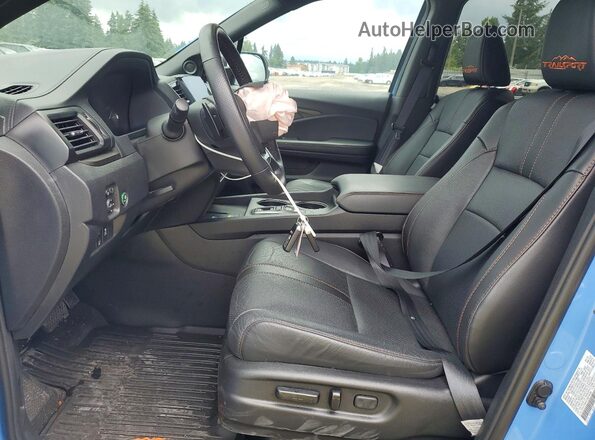 5FNYF8H6XRB018089 2024 HONDA PASSPORT Blue Вид салону спереду
