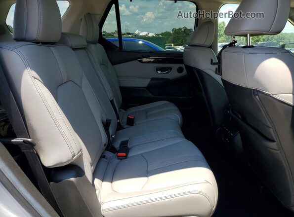 5FNYG1H71SB096151 2025 HONDA PILOT Silver Rear interior view