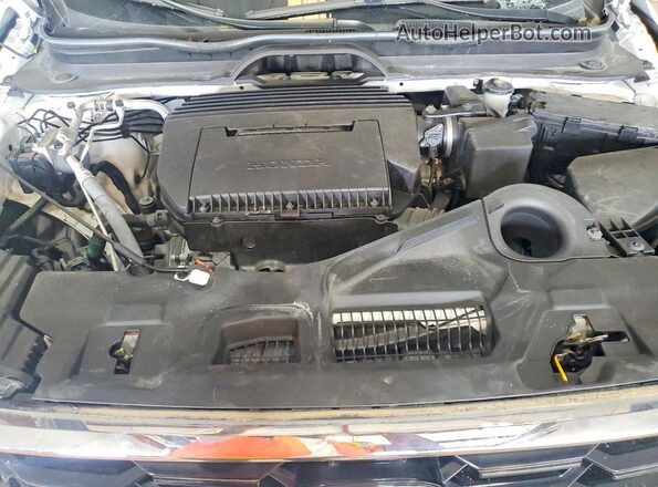 5FNYG1H77RB000047 2024 HONDA PILOT White Vista del compartimento del motor