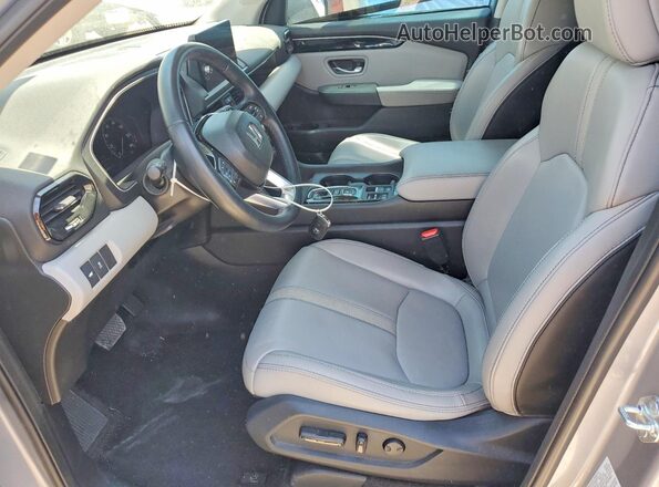 5FNYG2H42PB016410 2023 HONDA PILOT Silver Front interior view
