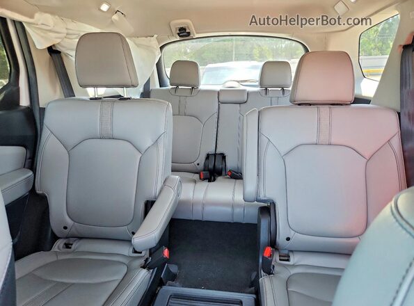 5FNYG2H52RB003300 2024 HONDA PILOT White Vista de los asientos traseros