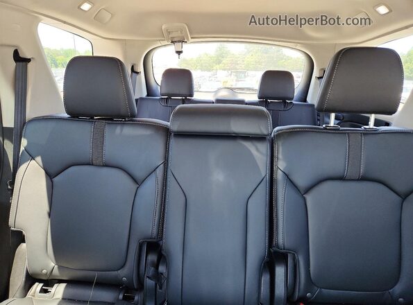 5FNYG2H72SB008973 2025 HONDA PILOT White Rear seats view