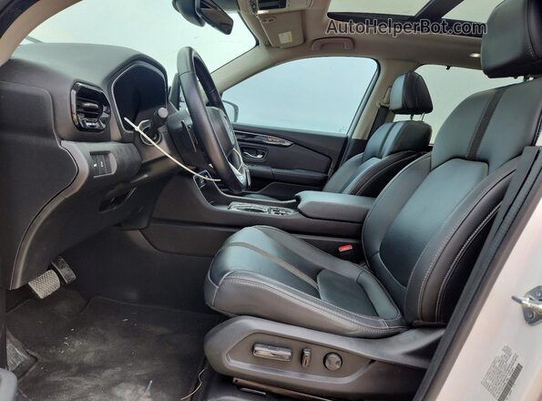5FNYG2H76PB011883 2023 HONDA PILOT White Front interior view