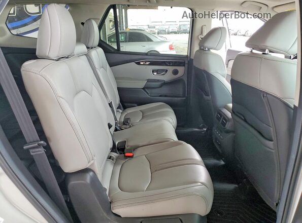 5FNYG2H7XRB010965 2024 HONDA PILOT White Rear seats view