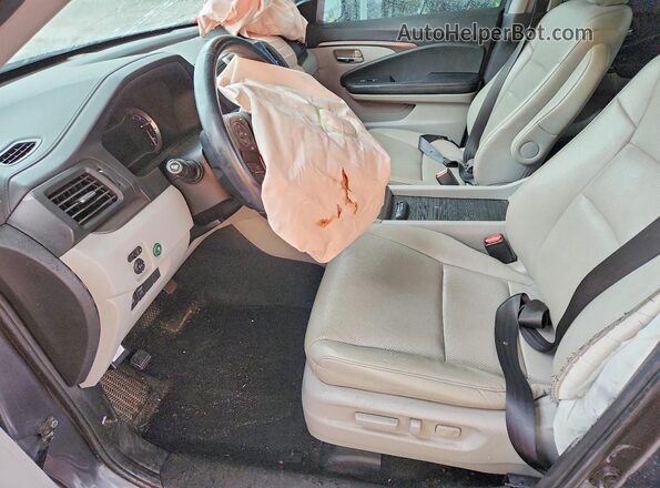 5FPYK2F63HB009350 2017 HONDA RIDGELINE Silver წინა სალონის ხედი