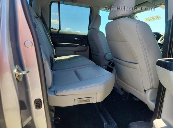 5FPYK2F65HB006465 2017 HONDA RIDGELINE Серебряный Вид задних сидений