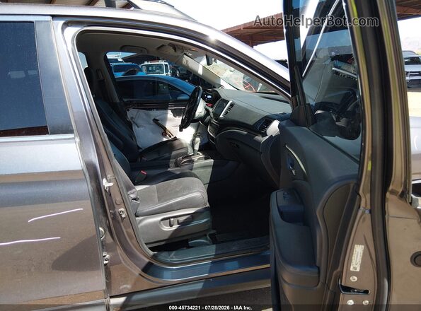 5FPYK2F69HB007621 2017 HONDA RIDGELINE Gray წინა სალონის ხედი