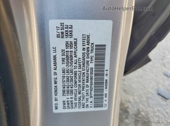 5FPYK2F6XHB010530 2017 HONDA RIDGELINE Silver Widok komory silnika
