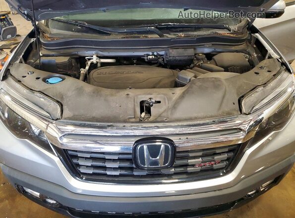5FPYK3F18LB017611 2020 HONDA RIDGELINE Silver Rear interior view