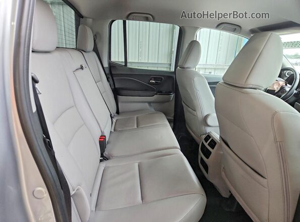 5FPYK3F57HB032126 2017 HONDA RIDGELINE Silver უკანა სავარძლების ხედი