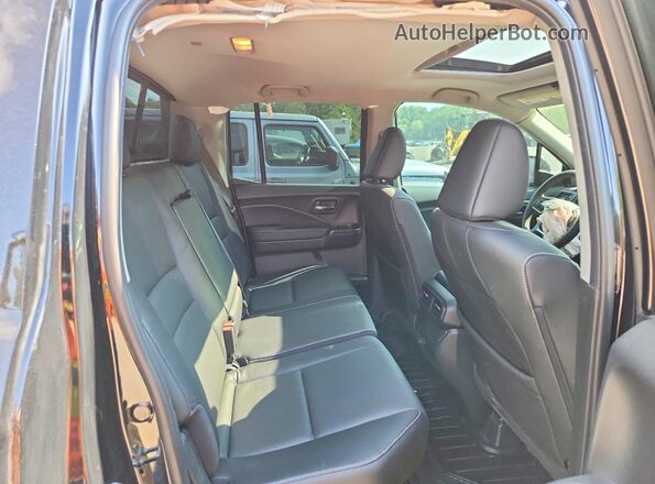 5FPYK3F58RB004045 2024 HONDA RIDGELINE Black Vista de los asientos traseros