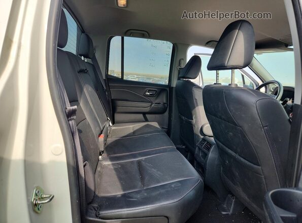 5FPYK3F59HB010841 2017 HONDA RIDGELINE Белый Вид задних сидений