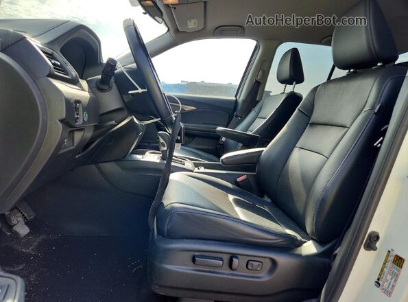 5FPYK3F59HB010841 2017 HONDA RIDGELINE Белый Вид салона спереди