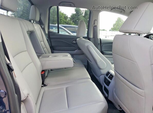 5FPYK3F60HB029660 2017 HONDA RIDGELINE Blue Vista de los asientos traseros