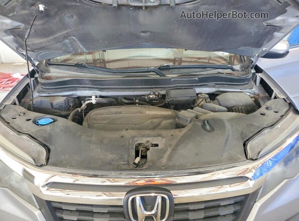 5FPYK3F61HB018540 2017 HONDA RIDGELINE Silver Rear interior view