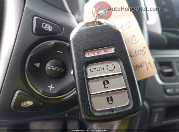 5FPYK3F65HB013678 2017 HONDA RIDGELINE Черный Вид панели приборов