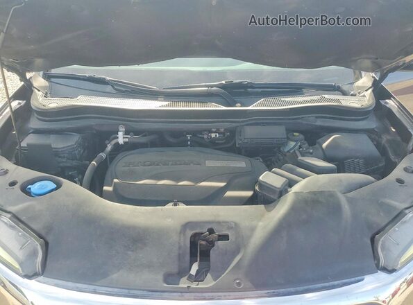 5FPYK3F66KB026687 2019 HONDA RIDGELINE Gray Rear interior view