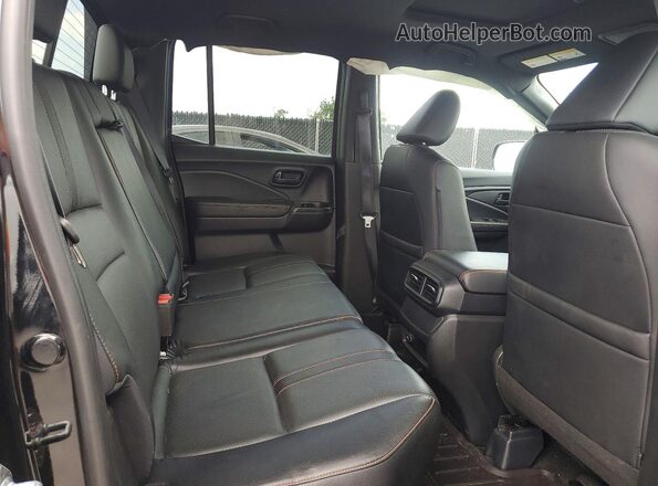 5FPYK3F67RB001968 2024 HONDA RIDGELINE Black Rear seats view