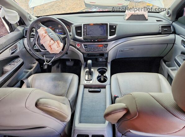 5FPYK3F69JB004312 2018 HONDA RIDGELINE Silver Вид панелі приладів
