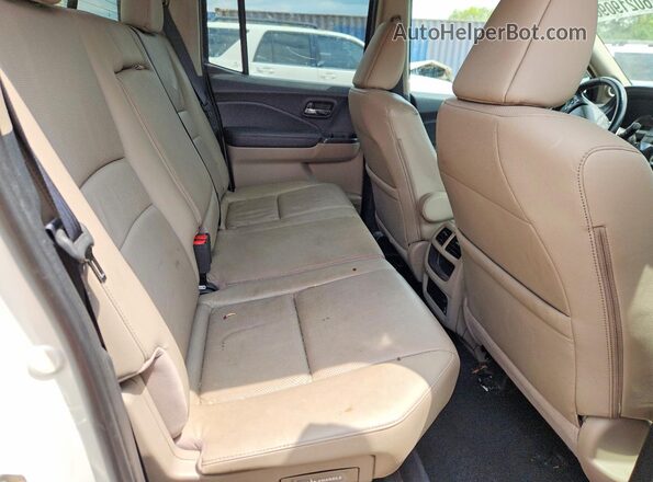 5FPYK3F71HB004047 2017 HONDA RIDGELINE White Rear seats view