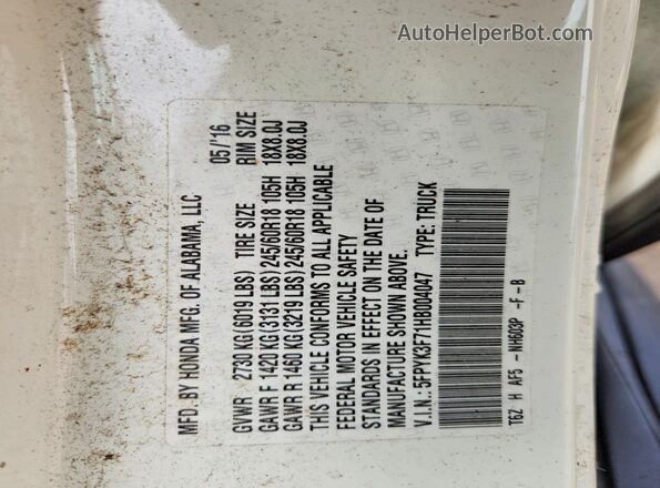 5FPYK3F71HB004047 2017 HONDA RIDGELINE White Engine compartment view