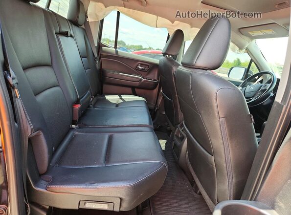 5FPYK3F73JB010616 2018 HONDA RIDGELINE Black Հետևի նստատեղերի տեսք