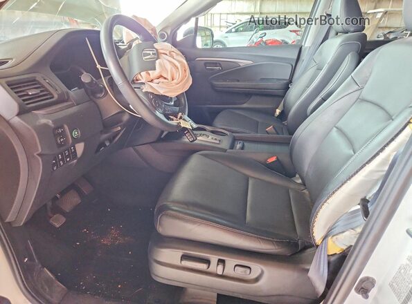 5FPYK3F73NB030242 2022 HONDA RIDGELINE White Front interior view